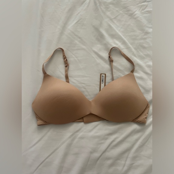 Skims wireless form push-up plunge bra - Picture 9 of 9